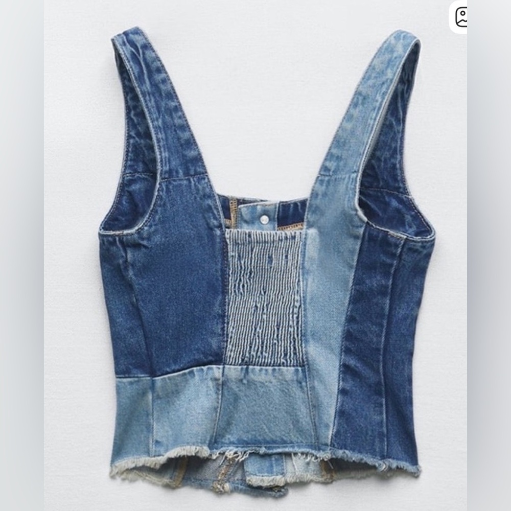 Women's Two-Tone Denim Button-Up Top - Picture 6 of 6